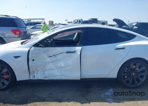 2014 Tesla Model S P85 из США, поврежденный, VIN 5YJSA1H1XEFP55190